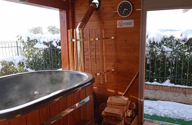 Cottage für 6 + 2 Personen mit Ofuro Tubs & Sauna Spa und privatem Pool in den Marken