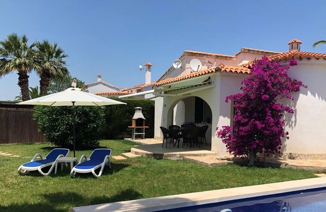 Ferienhaus für 4 Pers. - strandnah, priv. Pool, großer Garten, WLAN, ruhige Lage