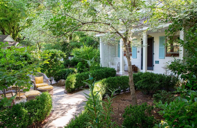 Cottage Grove Inn