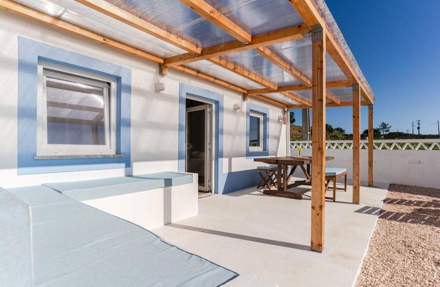 Cottage in Aljezur- 2 bed Ensuite-casinha da Ivone