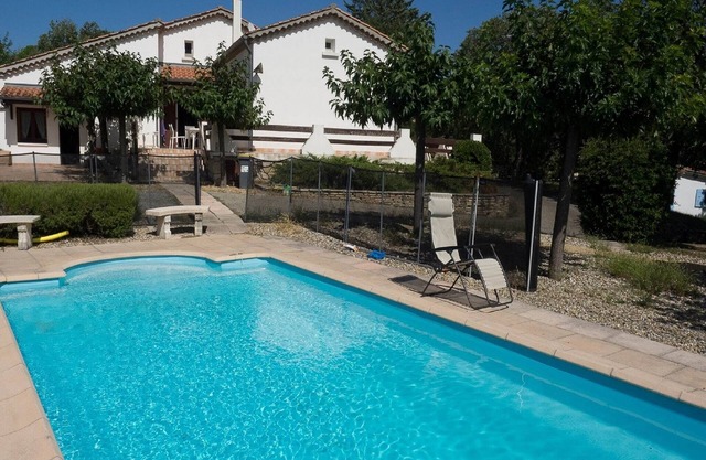 Hübsches Ferienhaus mit Pool