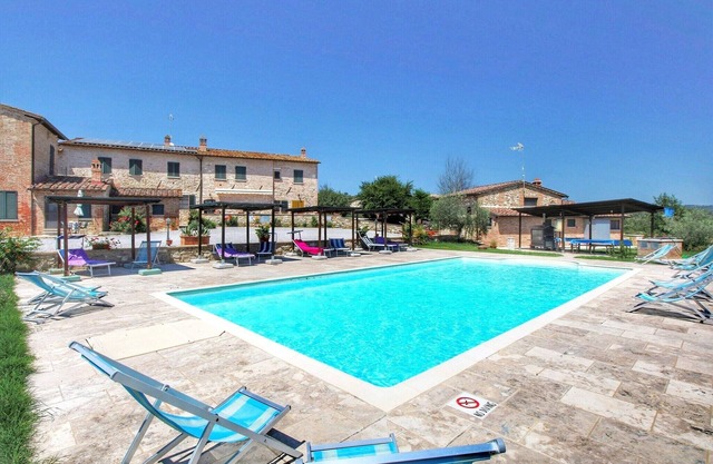 Wunderschönes Ferienhaus in Asciano mit Schwimmbad