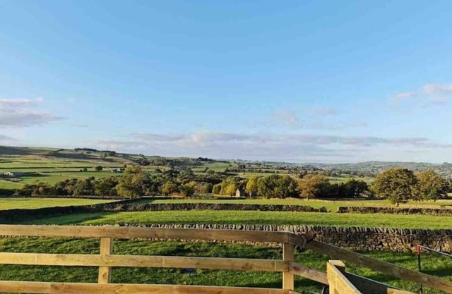 Cottage in Nidderdale (Curlew)
