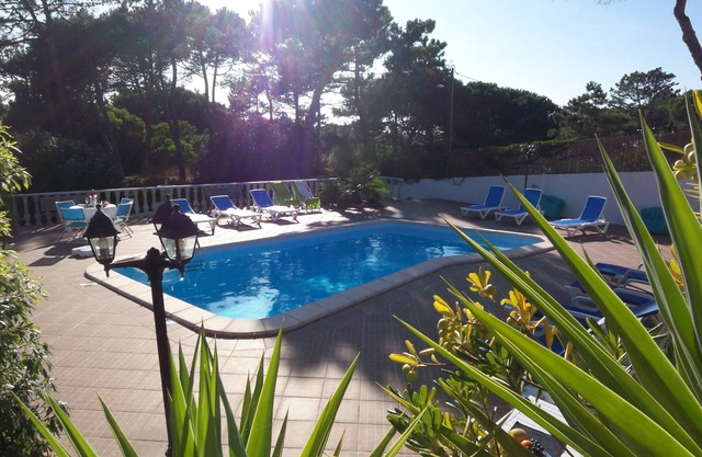 Cottage in Praia das Maçãs mit einem beheizten Swimmingpool