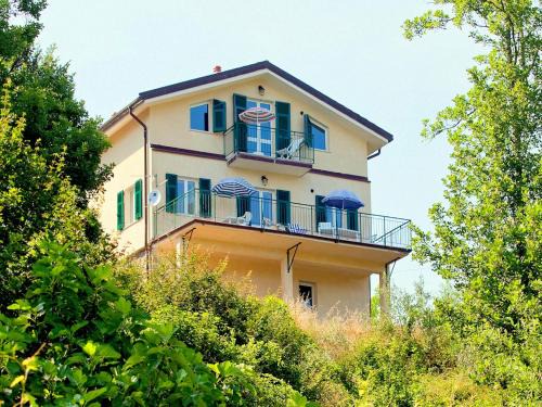Cottage in Sesta Godano near Forest & Sea