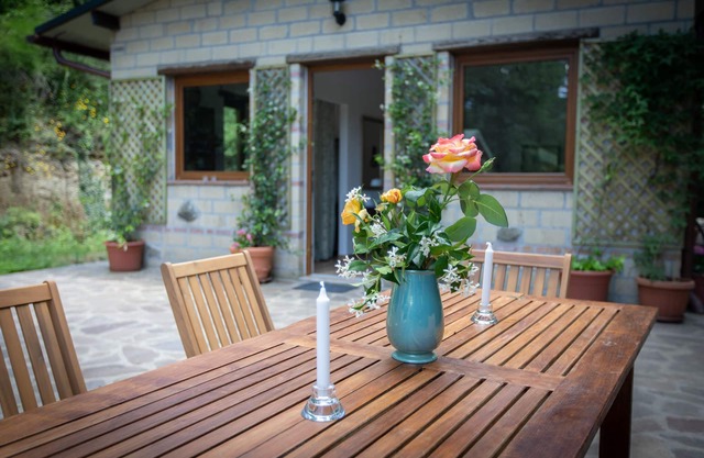 Cottage with pool, veranda, garden and private parking space