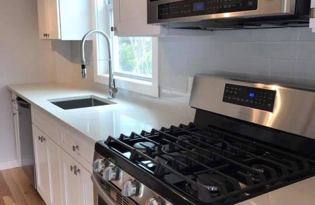 Cottage in Westhampton Beach; Walk & Bike to Town & Beaches