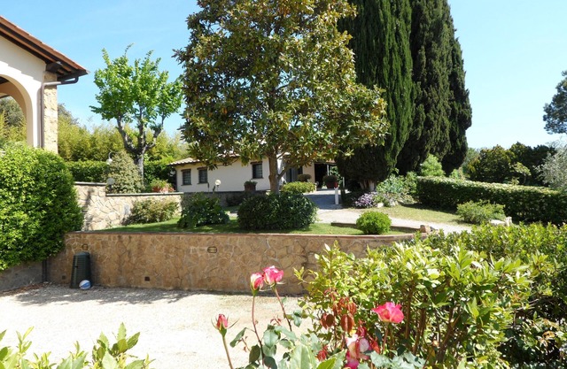 VILLA IL BORRACCIO - ABHÄNGIGKEIT GABRY. Mit Panoramablick auf den Pool im Chianti-Gebiet