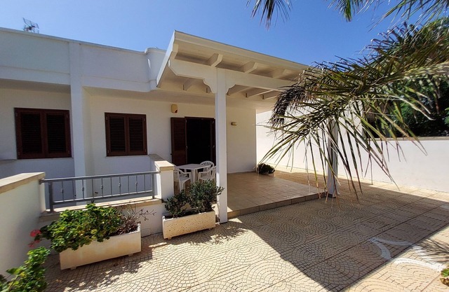 COTTAGE WITHIN WALKING DISTANCE OF THE SANDY BEACH