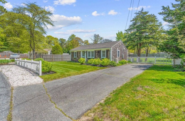 Cottage Oasis by Lake with Kayaks, Fire Pit & a Huge Yard