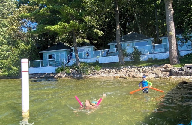 Cottage on an Island on Lake Simcoe. Sleep 10-12