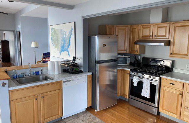 Cottage on Lake Champlain with a Private Beach