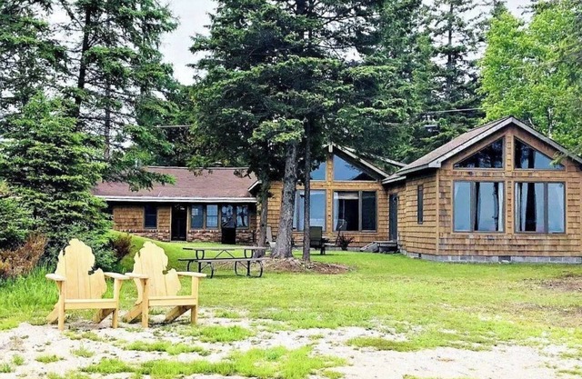 Cottage on Lake Michigan minutes from Mackinac Island Ferry