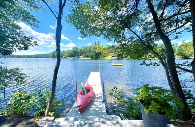 Cottage on Lake Saint Catherine