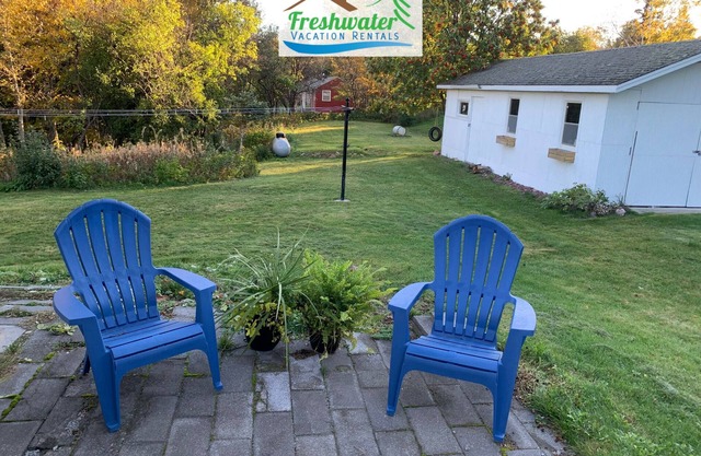 Cottage on Pine-A Scenic Fall Getaway in Eagle River