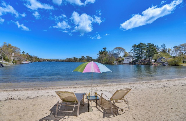 Cottage on Private Pond w/Beach in Wareham
