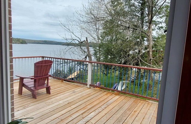 Cottage on Stukely Lake, Orford, Eastman, Qc, Canada