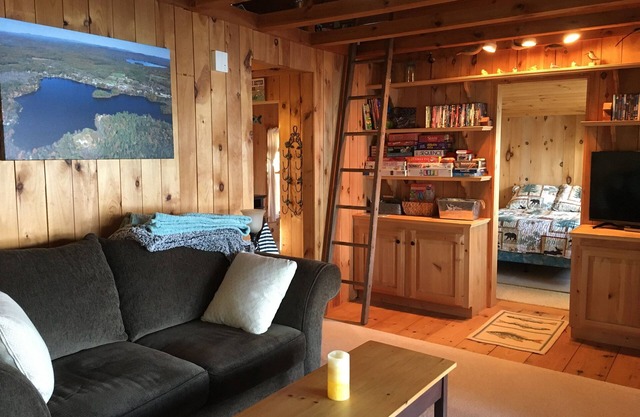 Ferienhaus am See! Entspannen Sie sich und lauschen Sie den Seetauchern!