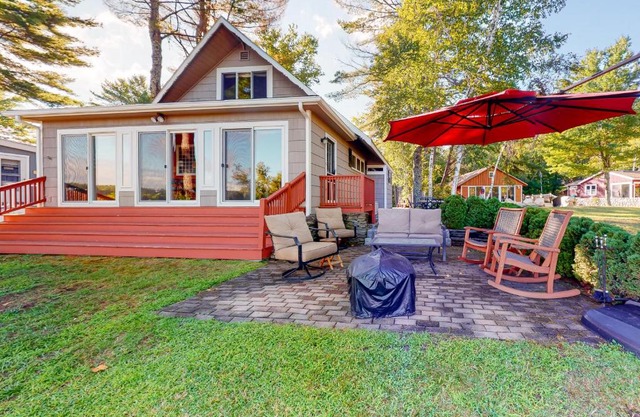 Cottage on the Lake