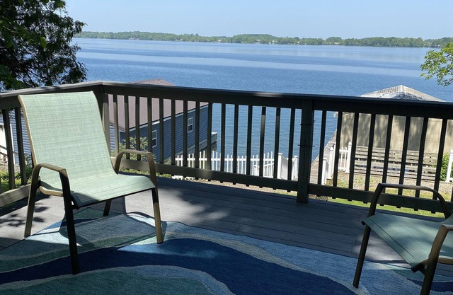 😎Clayton Waterfront Cottage / Schiffe fahren direkt vorbei!