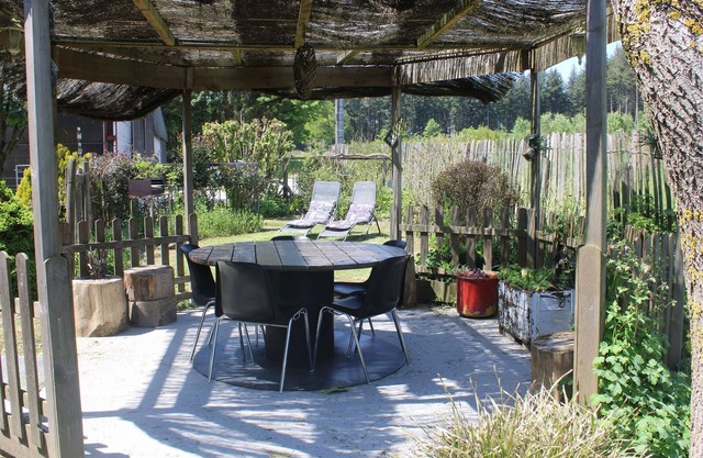 Gemütliches Ferienhaus in Paliseul mit Garten
