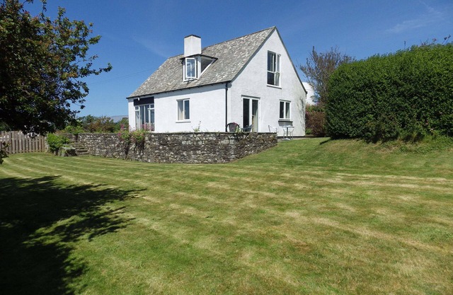 Cottage mit Blick auf die Kathedrale von St. Davids
