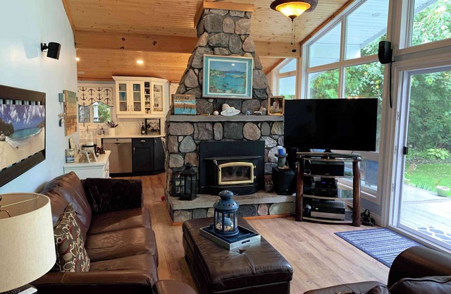 Cottage Rental close to lake Huron beach!