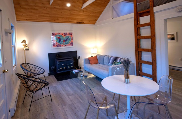 Cottage Retreat in Heart of the Berkshires