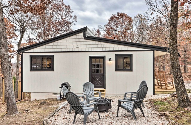Cottage w/ Grill & Fire Pit in Osage Beach!