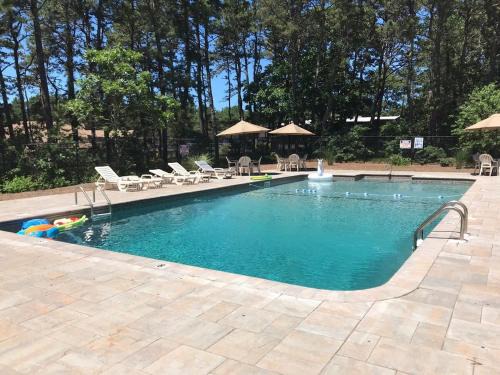 Cottage w Private Association Pool