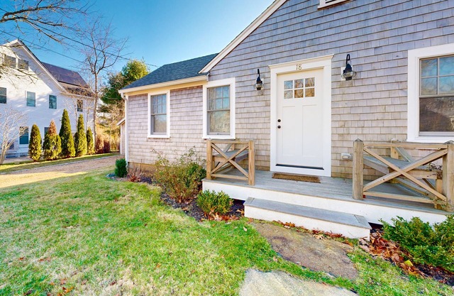 Cottage w/ water views from front yard, central ac & fireplace
