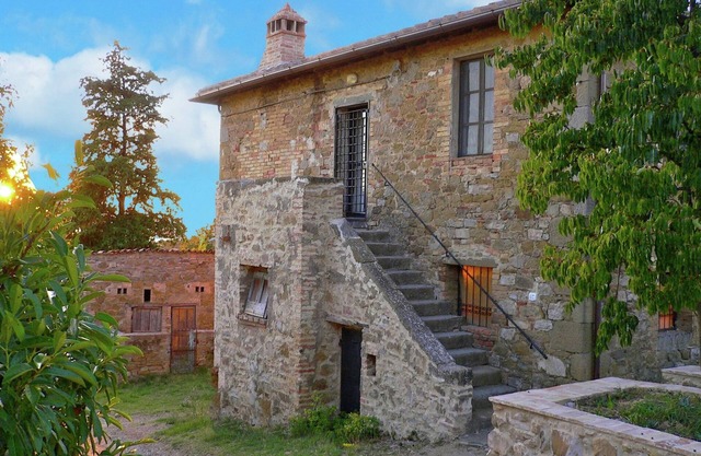 Rustikales Ferienhaus in Magione mit Garten