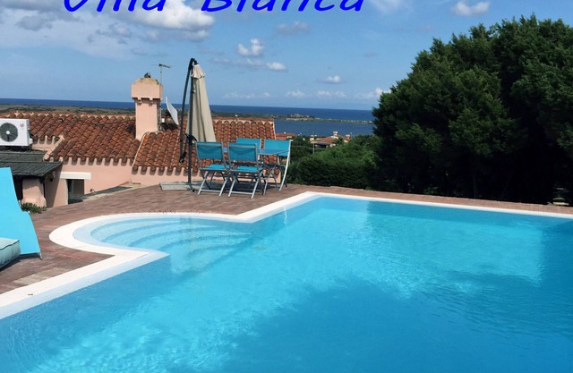 VILLA MIT POOL 2 DOPPELZIMMER UND DOPPELSERVICE FÜR 4 PERSONEN