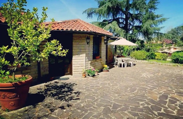 Cottage with Private Garden near Rome Country Home