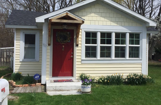 Cottage mit Studio Schritte von der Innenstadt New Buffalo und Strand