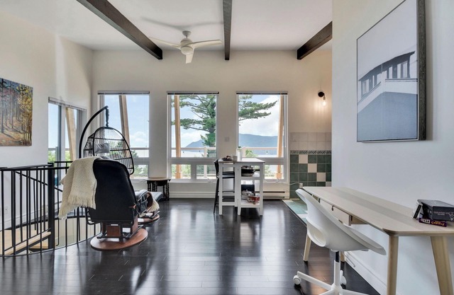 Cottage with water view and hot tub - Le pin blanc