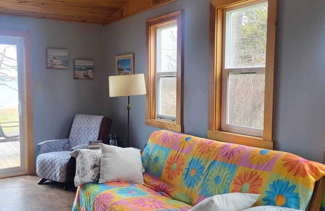 Cottage with Water view