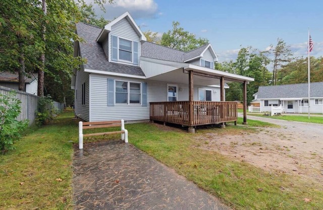 Cottages 6-7-9 - 8BR Lakefront stay for 16