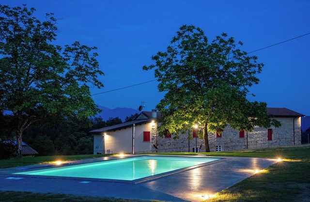 Cottege Podere di Emore - on the Francigena with swimming pool and Wi Fi