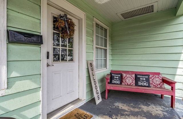 Heart of Cotton District | Steps to MSU | Cozy