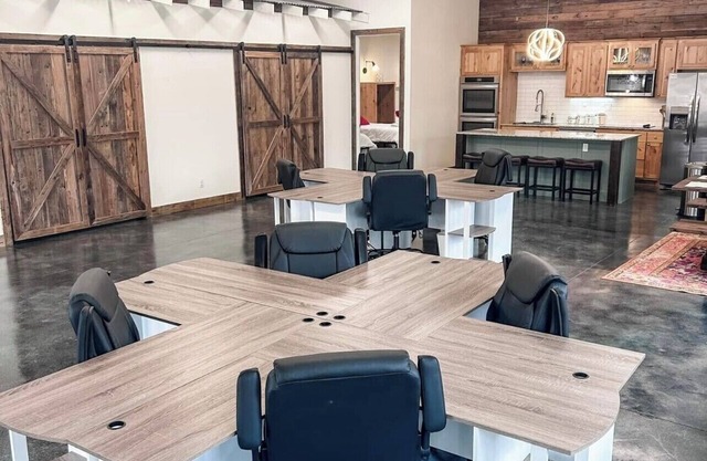 Brand New 2400sf Retreat Center in Sand Springs Sleeps 8-Book Your Getaway Now
