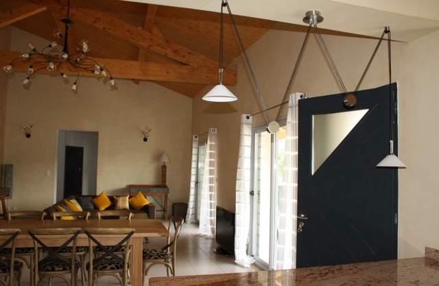 Couiza, in der Nähe von Carcassonne, hochwertiges Luxushaus für 8 Personen mit Pool.