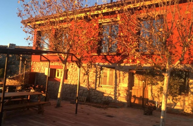 Country House 'El Chiscon De La Hoya' with Mountain View, Wi-Fi and Air Conditioning