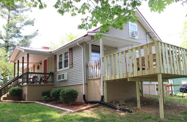 Country Cabin minutes from Nolin Lake, BlueHoller off-road Park, & Mammoth Cave