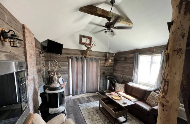 Country Cabin with all the essentials