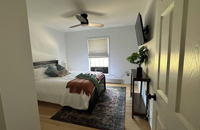Country Charm: Cozy getaway in delightful Searsport