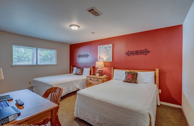 Country Club Access / with discount Golf when you stay.