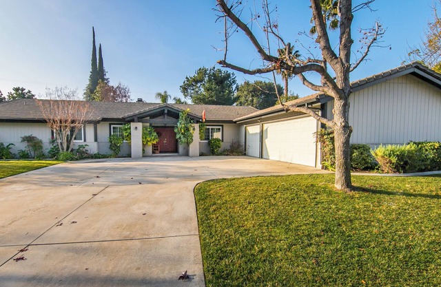 Country Club-Adjacent Home w/ Pool, Jacuzzi & More