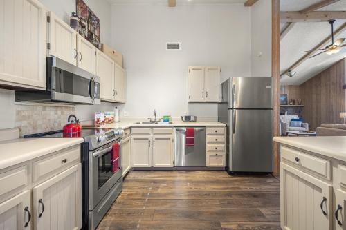 Country Club Flagstaff home with view of Golf Course