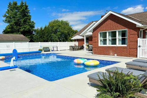 Country Comfort with Pool Family & Groups